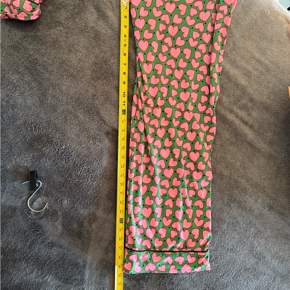 Women's Heart-Print Pajama Set - Pink Hearts on Green - Picture 9 of 9
